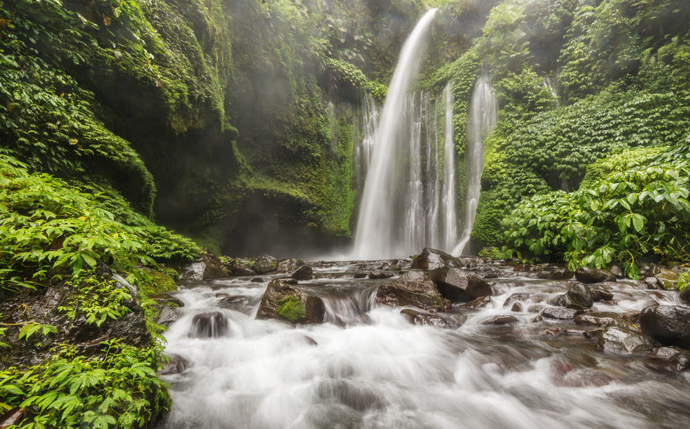 Sindang Gila vandfaldet - Bali i Indonesien