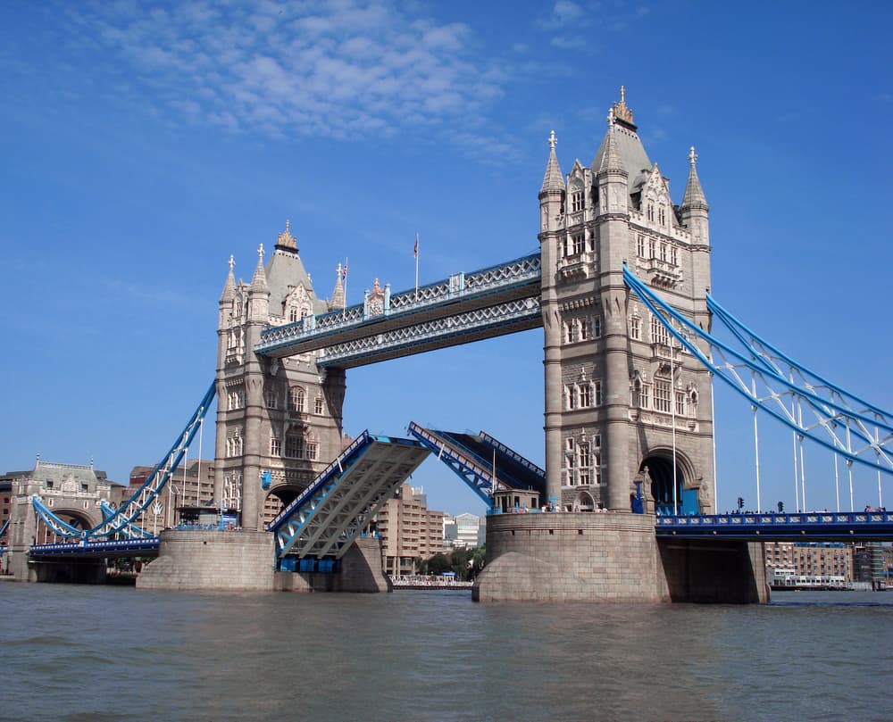 Tower Bridge i London