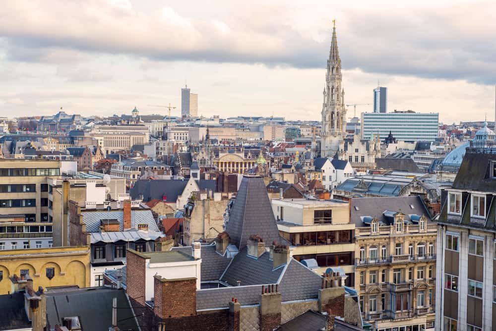 Panoramaudsigt over tagtoppe i Bruxelles