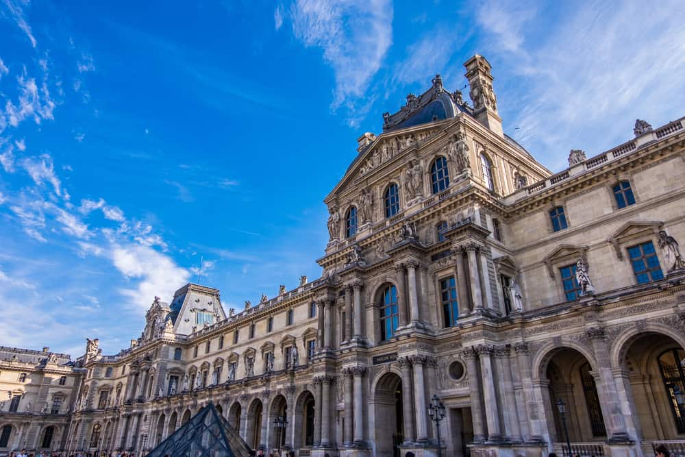 Louvre i Paris